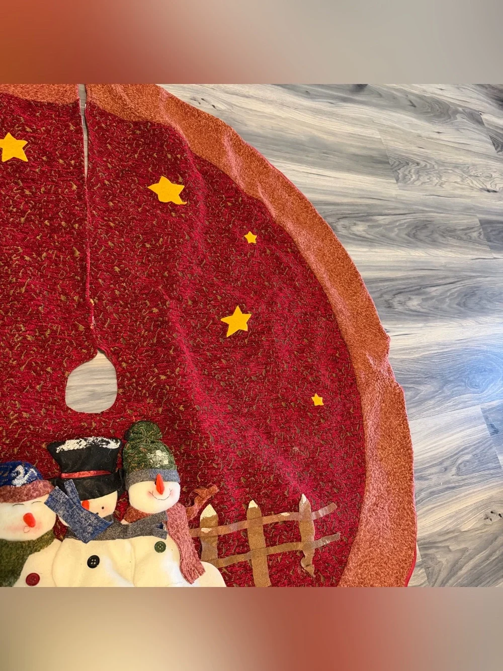Vtg Winter Wonderland Snowman Tree Skirt- Detailed Hand-Crafted Holiday Decor